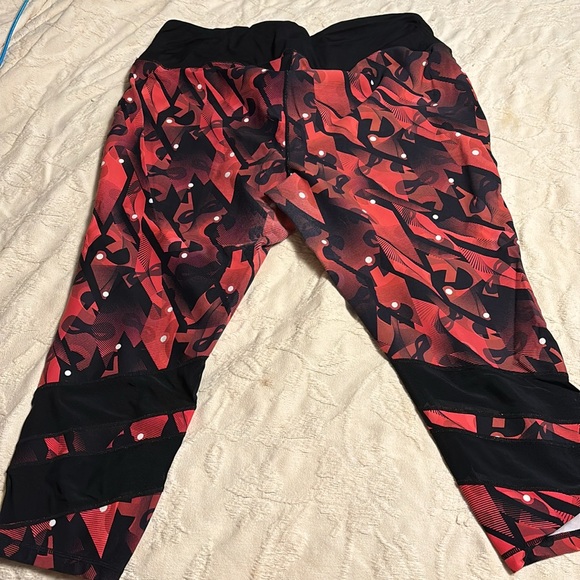 Disney The Incredibles Capri Leggings Size 2X - Picture 5 of 7